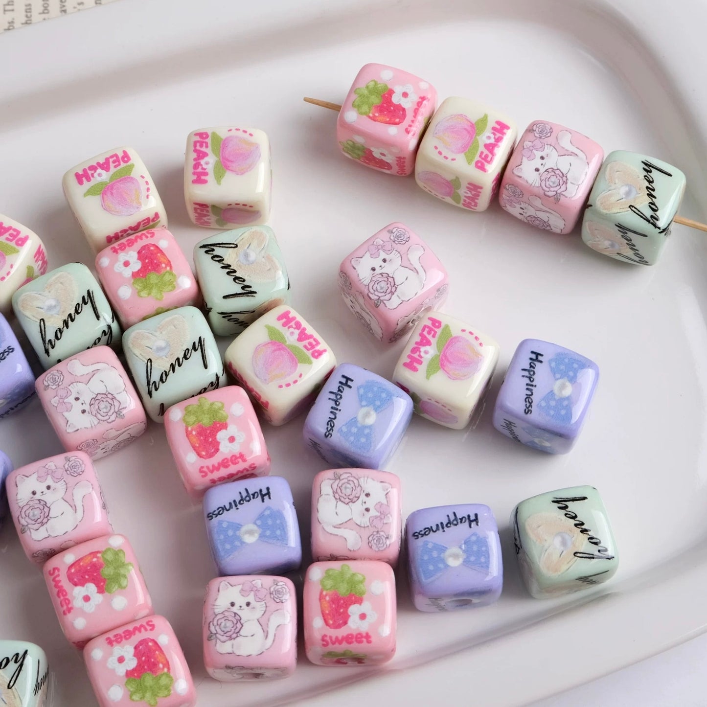 Cat-Shaped Strawberry-Shaped Bead Necklace