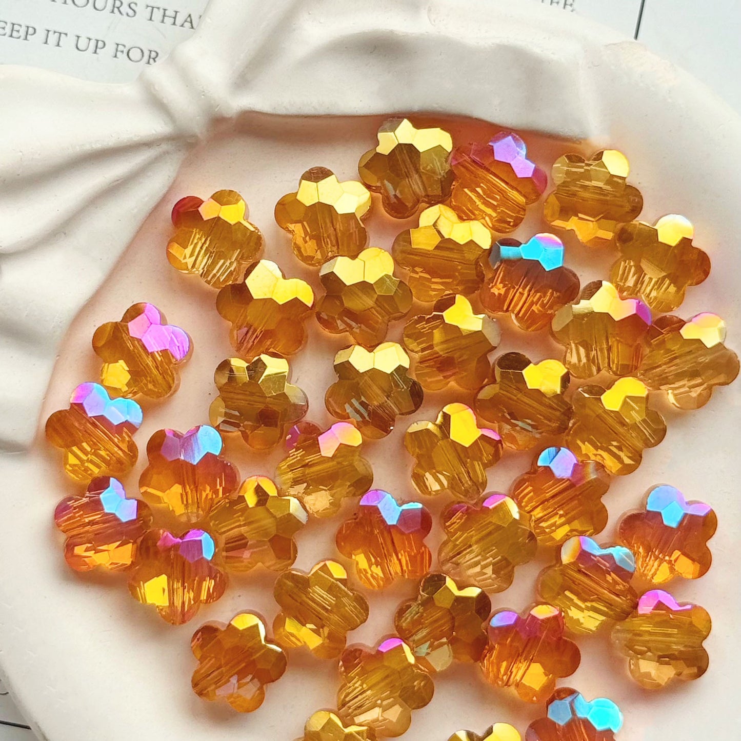 10mm Clover-Shaped Sparkling Gemstone