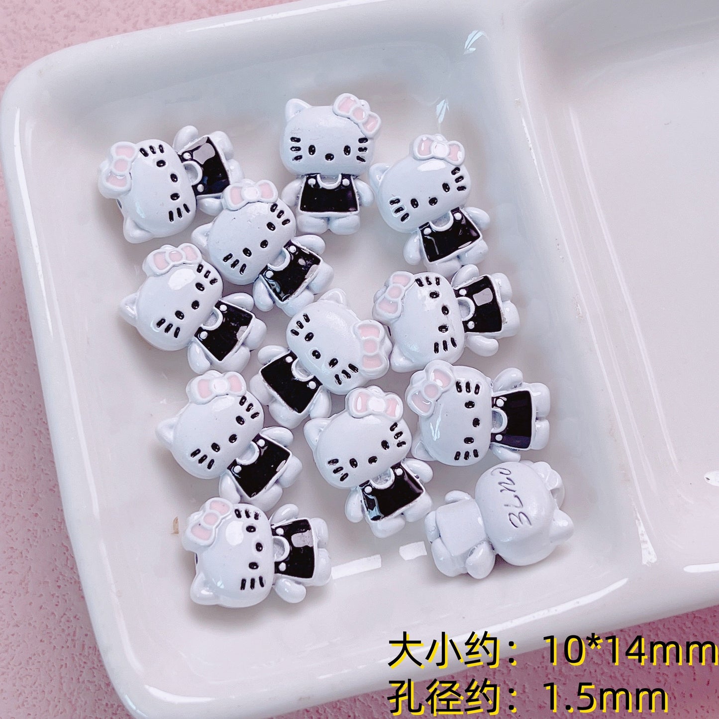 Skateboard Hello Kitty Alloy Beads