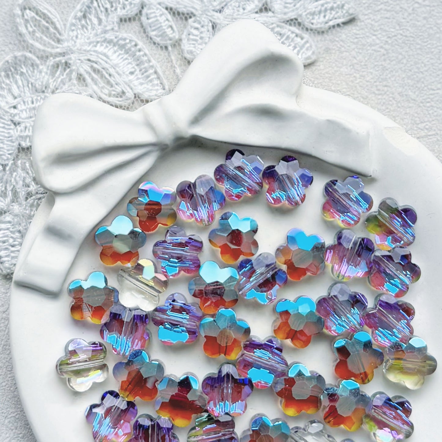 10mm Clover-Shaped Sparkling Gemstone