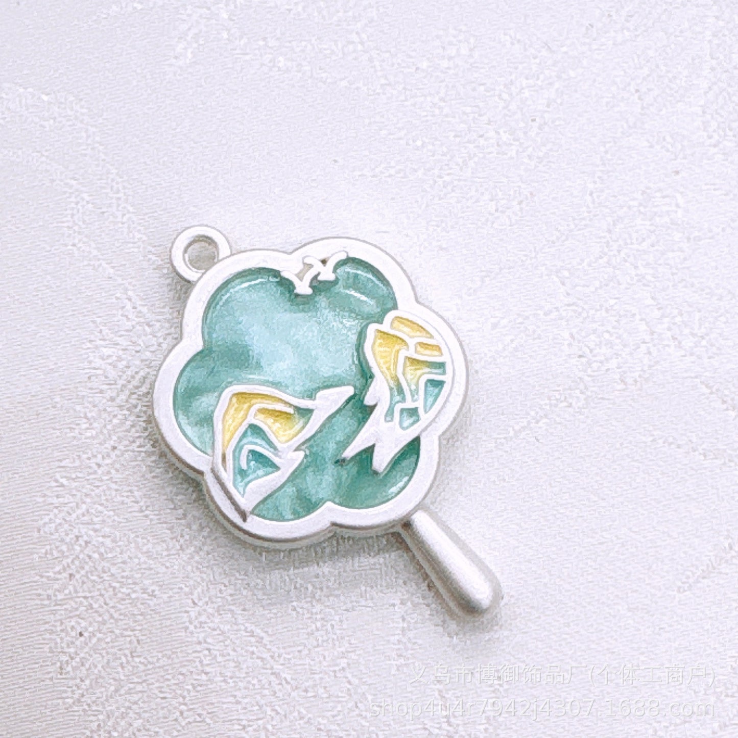 DIY Fan-Shaped Pendant