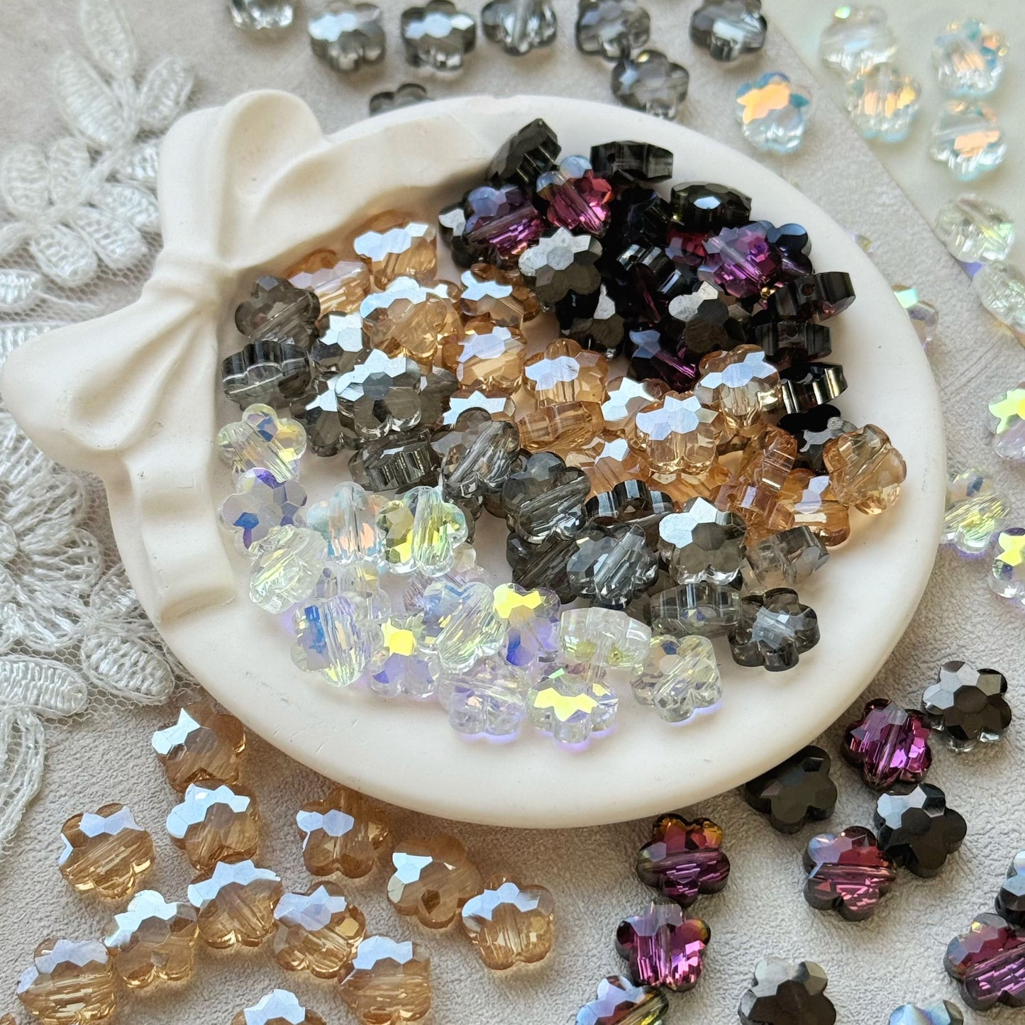 10mm Clover-Shaped Sparkling Gemstone