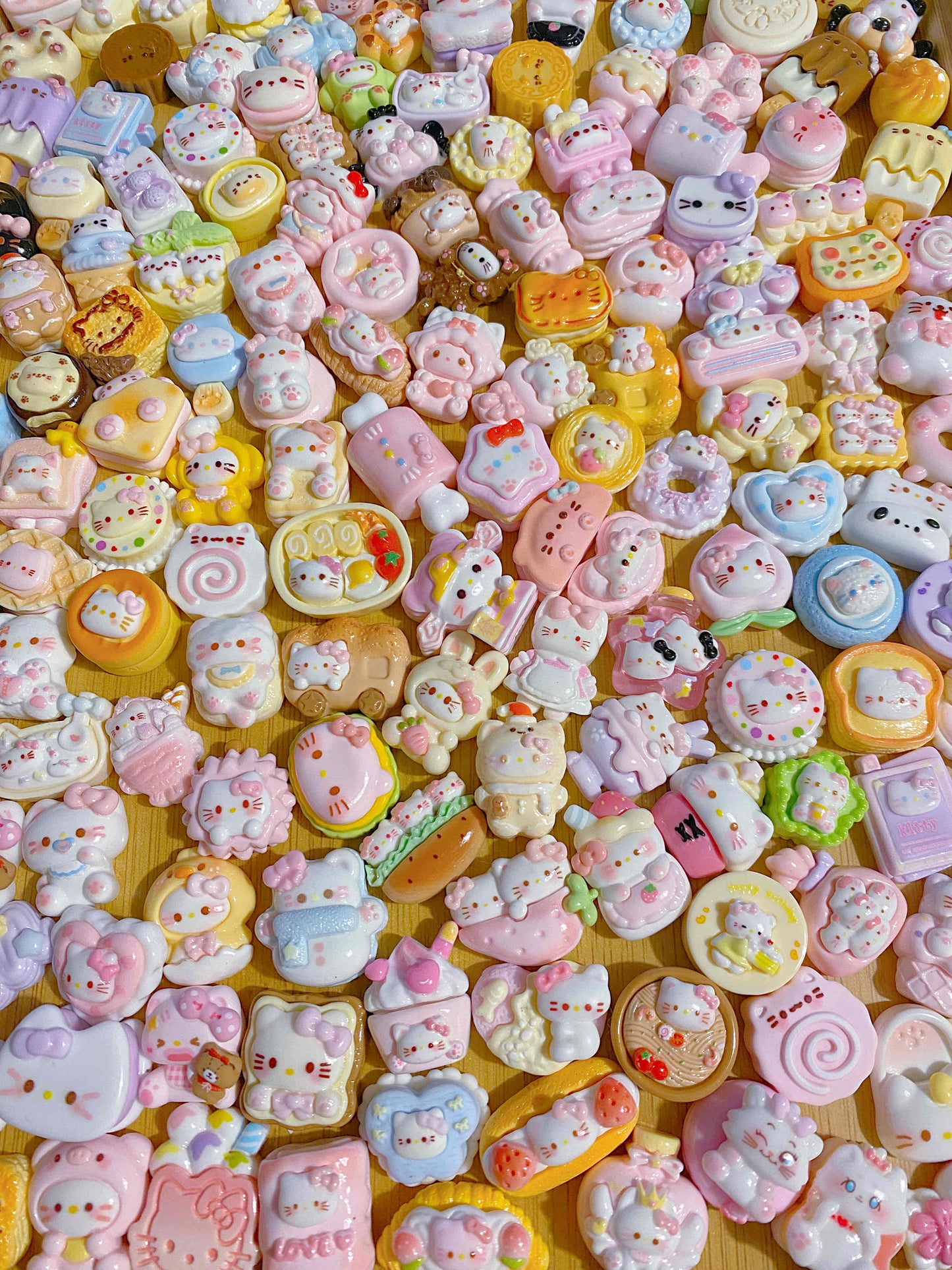 New Blend Of Hello Kitty Charm