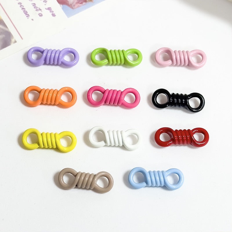Alloy 8-Button Closure