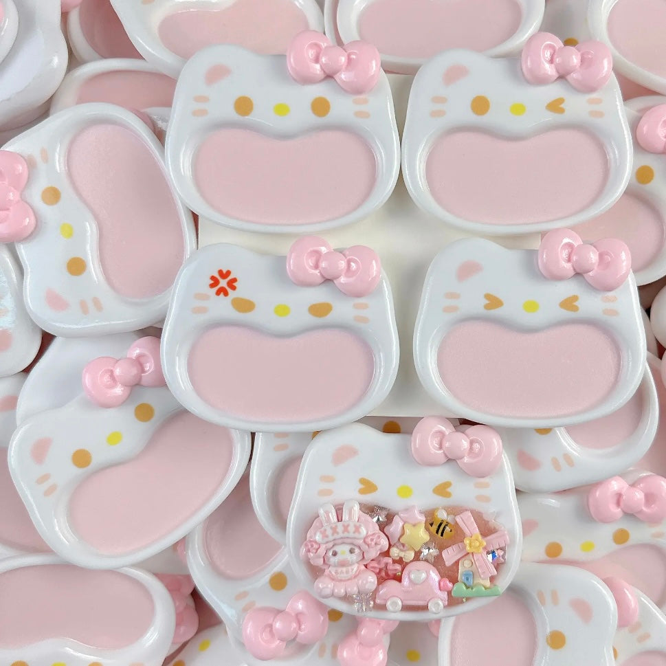 Hello Kitty Plate Charm