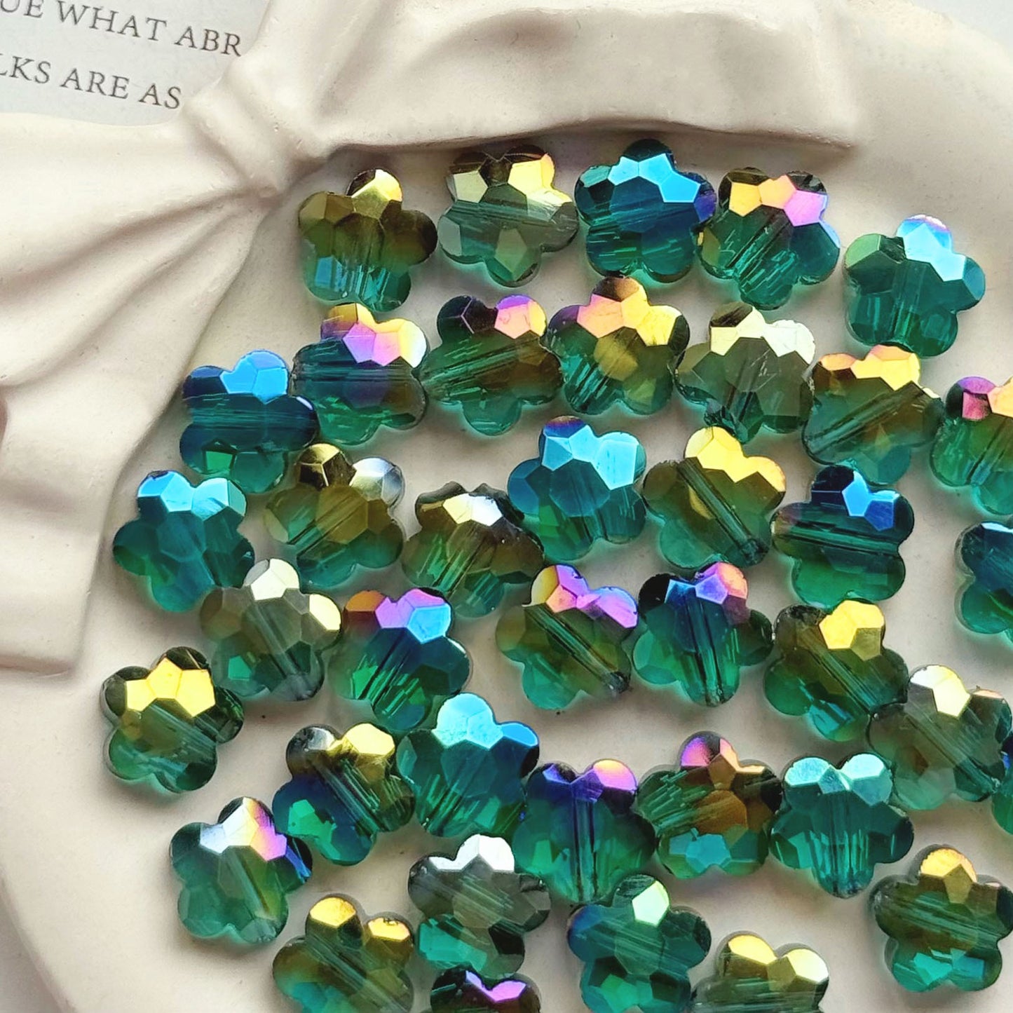 10mm Clover-Shaped Sparkling Gemstone
